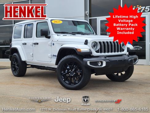 Used 2025 Jeep Wrangler Unlimited Sahara w/ Safety Group AWD/4WD image 1