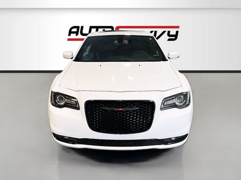 Used 2023 Chrysler 300 S w/ Comfort Group RWD image 2