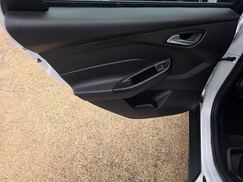 Used 2018 Ford Focus SE image 21