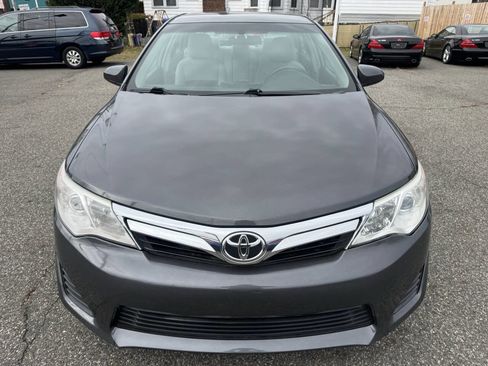 Used 2012 Toyota Camry LE image 9