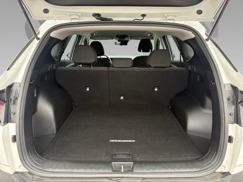 Used 2025 Hyundai Tucson SE FWD image 24