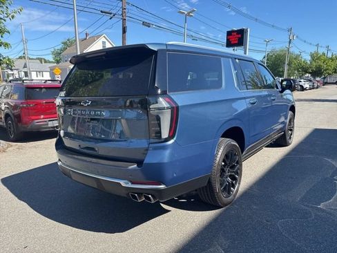 Used 2026 Chevrolet Suburban High Country AWD/4WD image 6