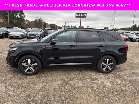 Used 2022 Kia Sorento S image 4