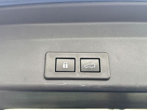 Used 2021 Subaru Ascent Limited w/ Technology Package AWD/4WD image 17