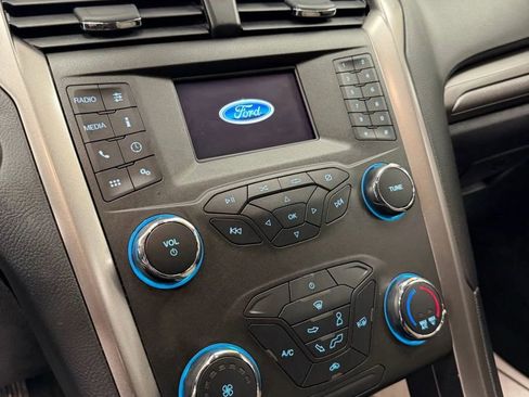 Used 2020 Ford Fusion S image 25