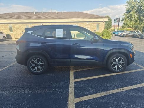 Used 2023 Kia Seltos EX AWD/4WD image 6