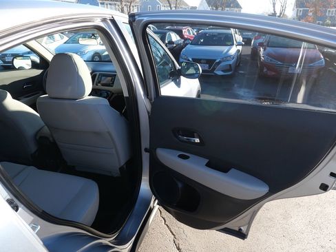 Used 2021 Honda HR-V LX image 29