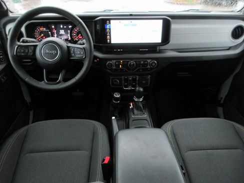 Used 2024 Jeep Wrangler Sport S image 10