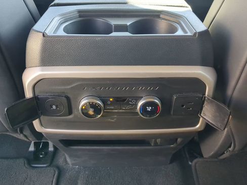 Used 2024 Ford Expedition XLT AWD/4WD image 17