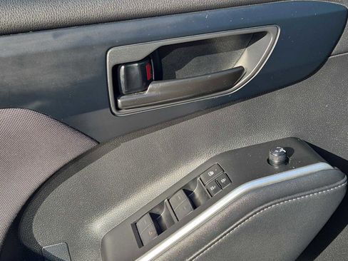 Used 2023 Toyota Highlander L FWD image 20