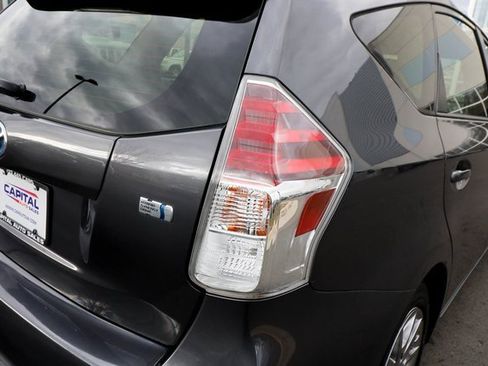 Used 2017 Toyota Prius V Four image 21