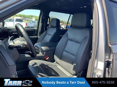 Used 2025 Chevrolet Suburban Z71 AWD/4WD image 13