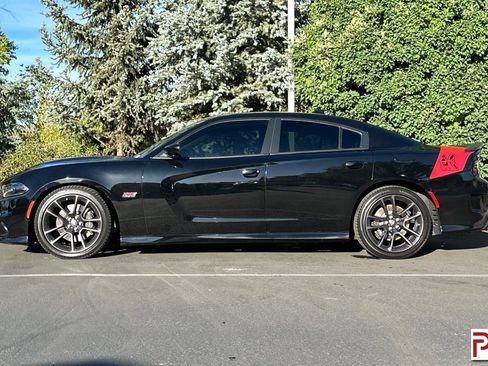Used 2020 Dodge Charger Scat Pack image 7