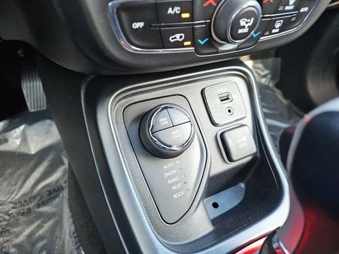 Used 2019 Jeep Compass Trailhawk image 24