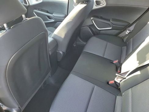Used 2025 Kia Soul LX FWD image 9