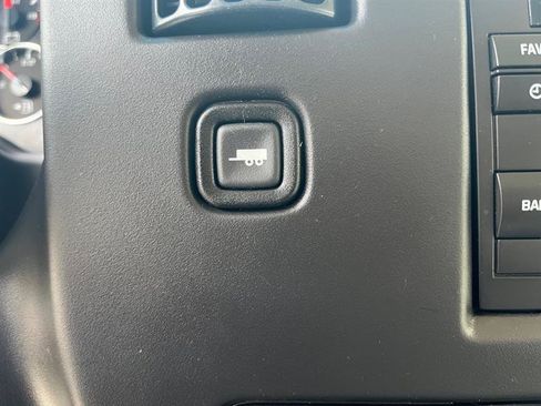 Used 2016 Chevrolet Express 3500 Extended RWD image 15