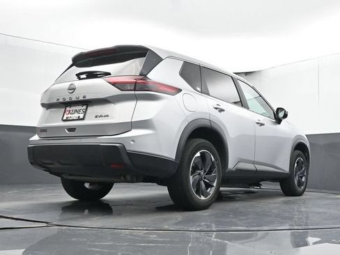 Used 2024 Nissan Rogue SV AWD/4WD image 42