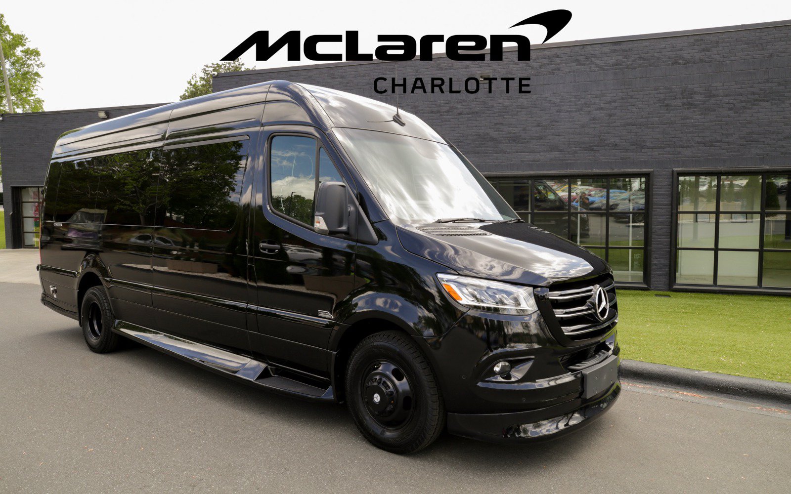 Used 2024 Mercedes-Benz Sprinter 3500 image 2