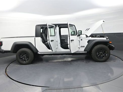 New 2026 Jeep Gladiator Sport image 32