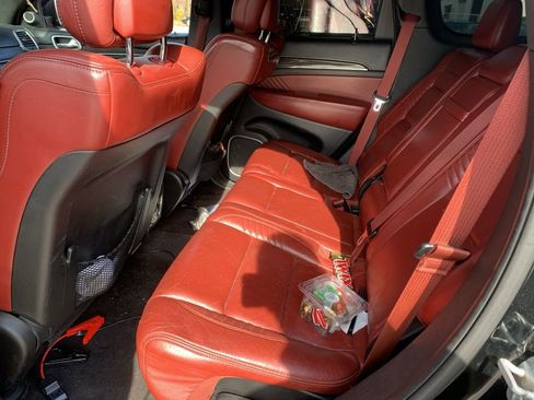 Used 2017 Jeep Grand Cherokee SRT image 16