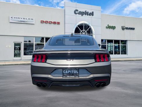 Used 2025 Ford Mustang GT RWD image 4