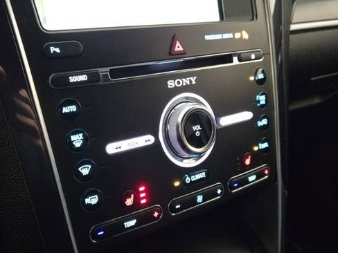 Used 2018 Ford Explorer Sport image 25