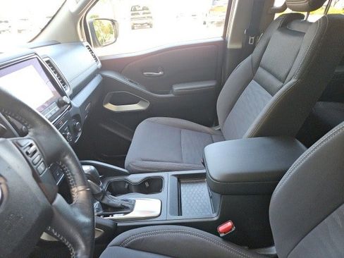 Used 2022 Nissan Frontier SV image 17