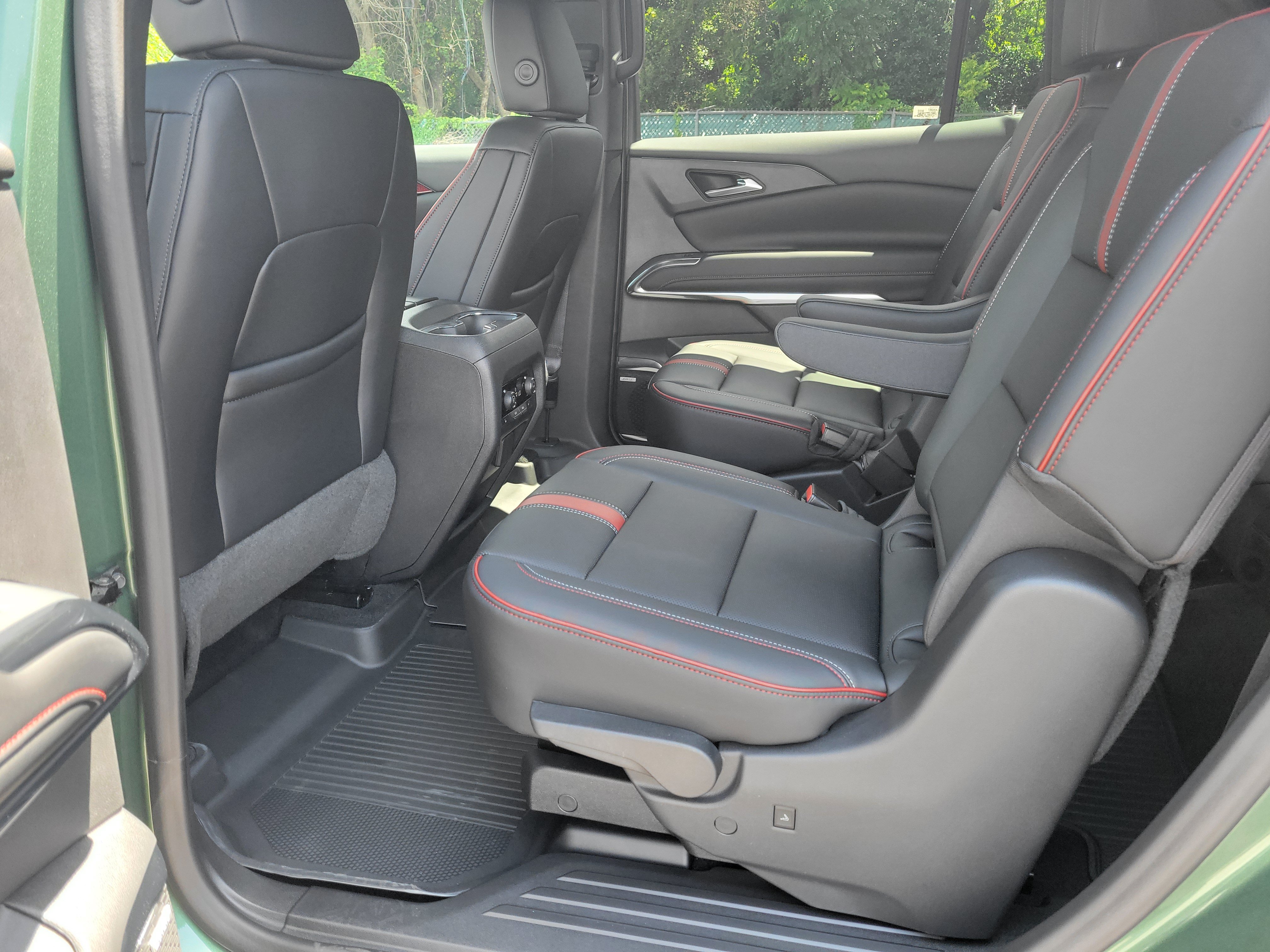 New 2027 Chevrolet Traverse RS FWD image 34