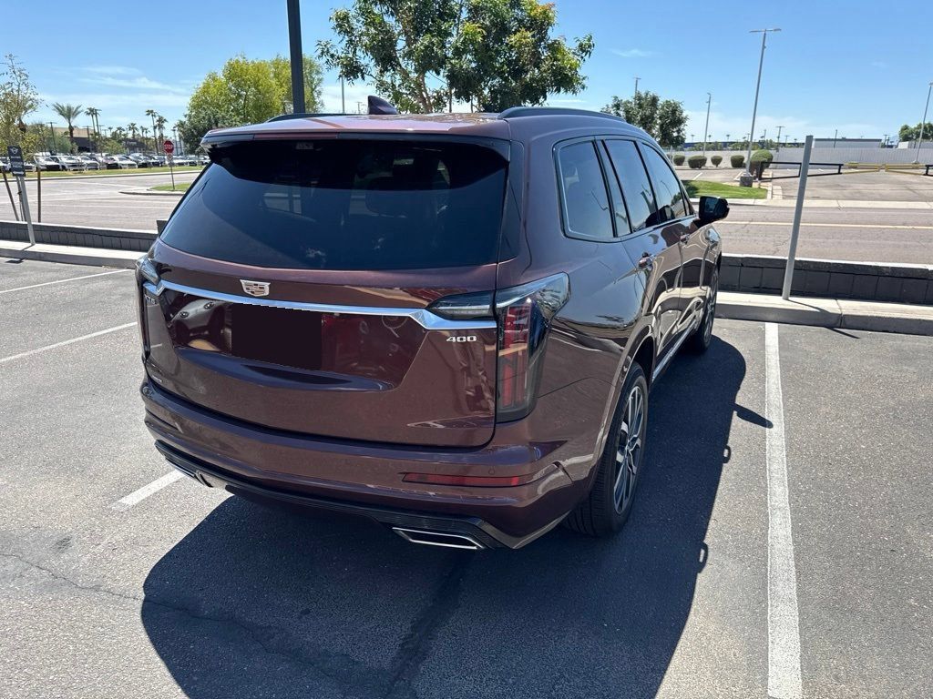 Used 2022 Cadillac XT6 Sport w/ Platinum Package AWD/4WD image 4