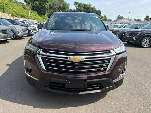 Used 2023 Chevrolet Traverse LT AWD/4WD image 2