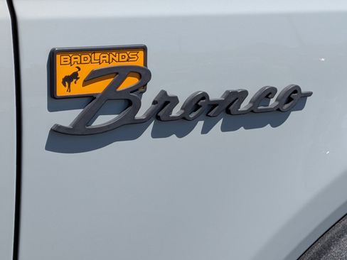 Used 2022 Ford Bronco Badlands AWD/4WD image 12