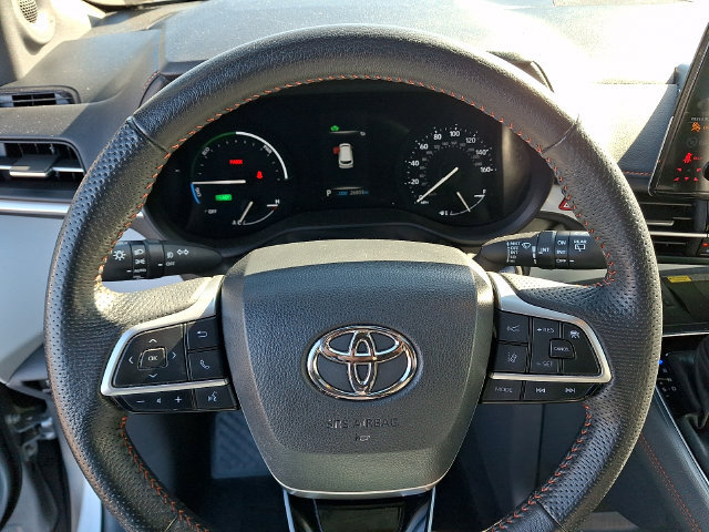 Used 2023 Toyota Sienna XSE w/ XSE Plus Package AWD/4WD image 16