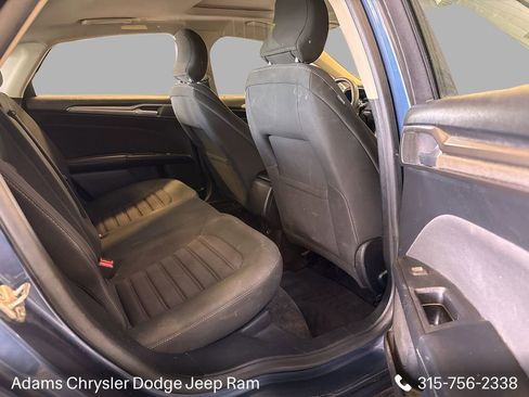 Used 2018 Ford Fusion SE FWD image 10