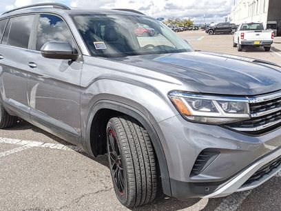 Used 2021 Volkswagen Atlas SE w/ Panoramic Sunroof Package