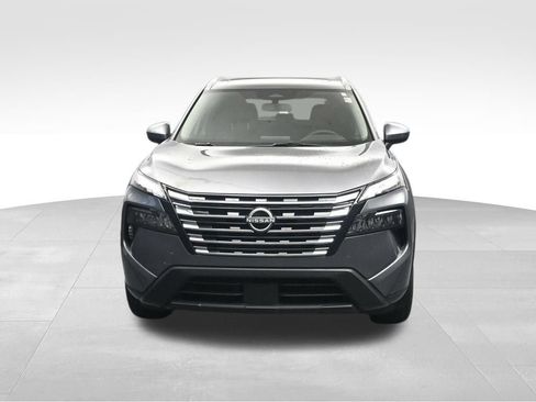 Used 2025 Nissan Rogue SV w/ SV Premium Package FWD image 8