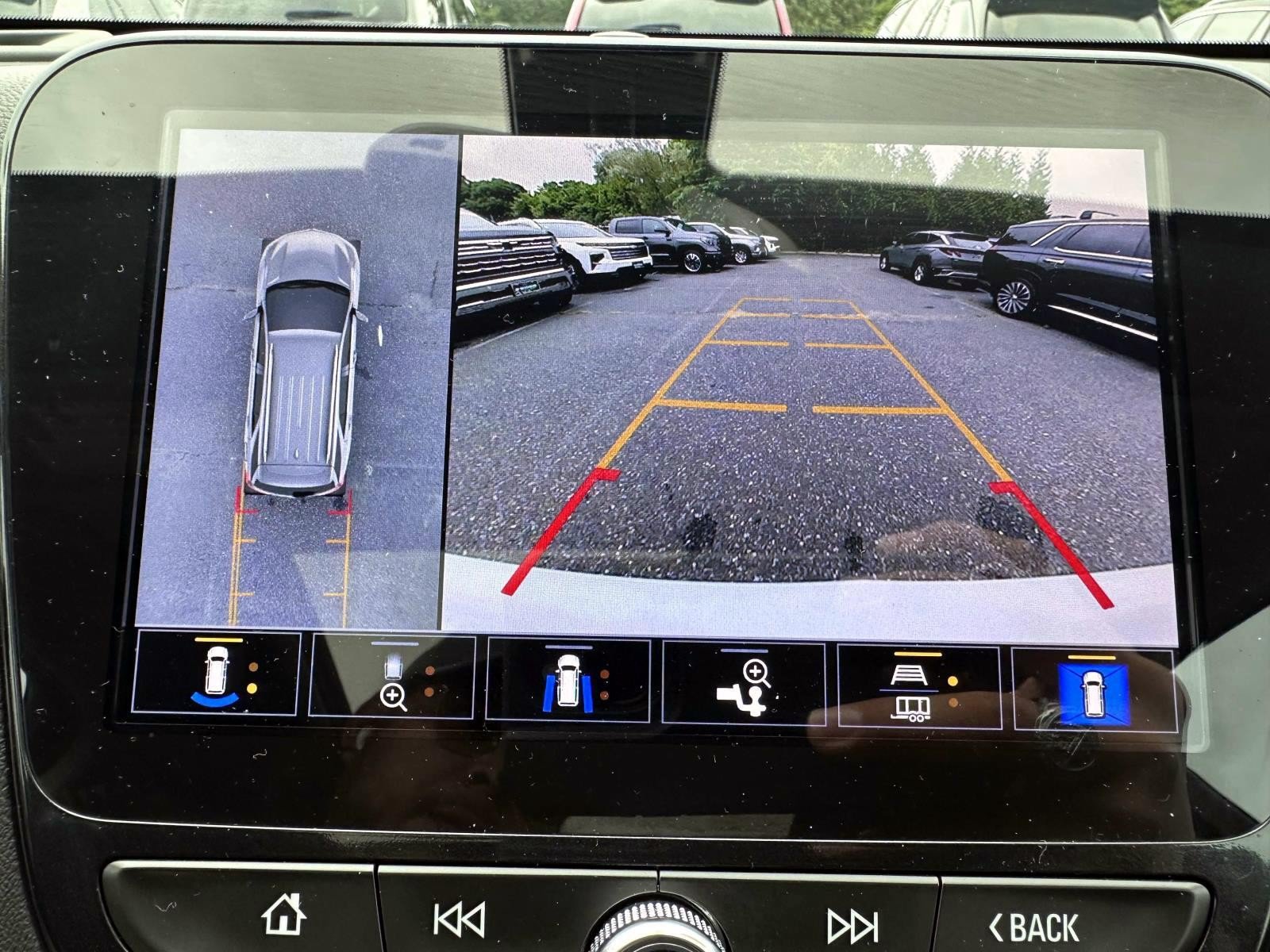 Used 2023 Chevrolet Equinox Premier AWD/4WD image 23