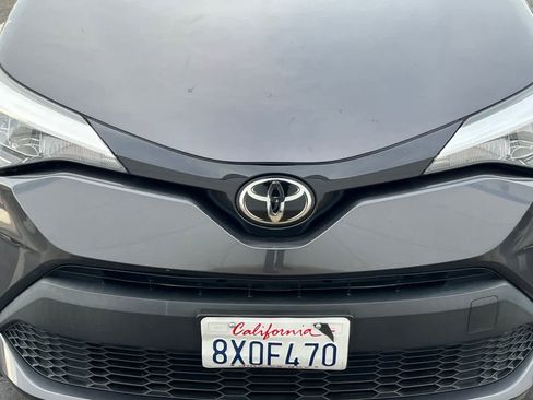 Used 2021 Toyota C-HR LE image 9