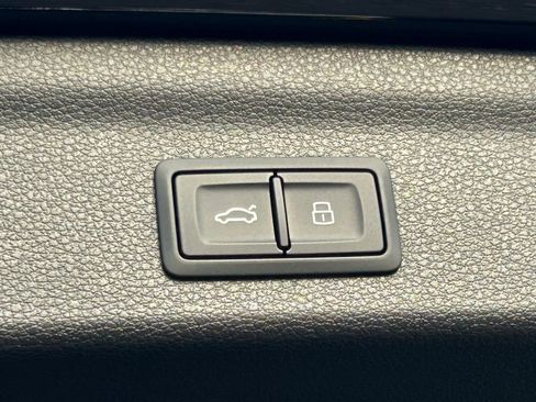 Used 2025 Audi Q3 2.0T Premium w/ Convenience Package image 58