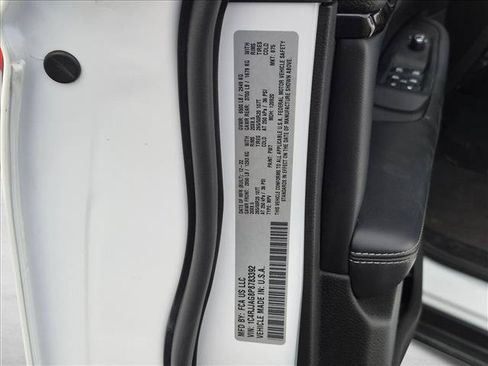 Used 2023 Jeep Grand Cherokee L Laredo RWD image 15