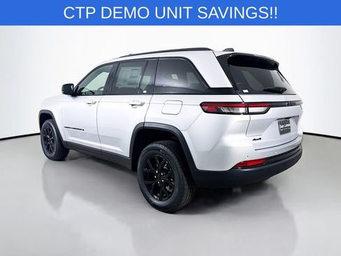 New 2025 Jeep Grand Cherokee Altitude AWD/4WD image 5