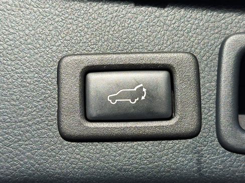 Used 2018 Subaru Forester 2.5i Touring w/ Popular Package #3B AWD/4WD image 12