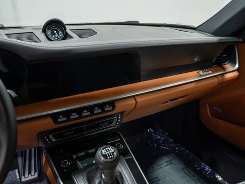 Used 2023 Porsche 911 Carrera 4S image 46