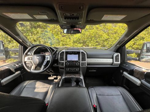 Used 2017 Ford F250 Lariat w/ Lariat Ultimate Package AWD/4WD image 34