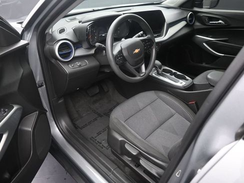 Used 2024 Chevrolet Trax LS FWD image 11