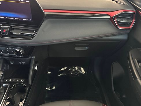 Used 2024 Chevrolet TrailBlazer RS image 27