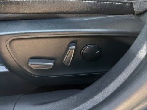Used 2022 Ford Escape SEL w/ Technology Package FWD image 17