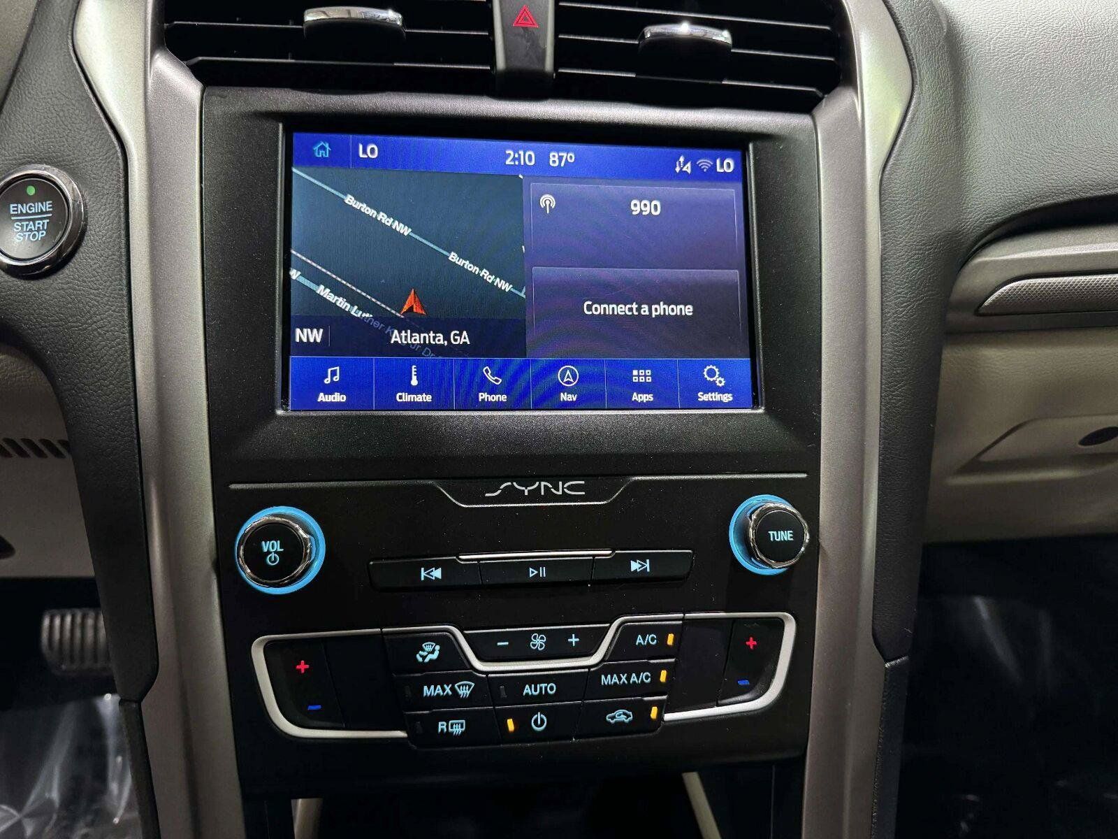 Used 2020 Ford Fusion SE FWD image 27