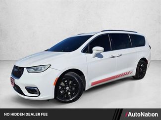 Used 2021 Chrysler Pacifica Touring-L FWD video 1