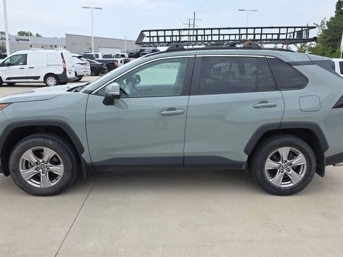 Used 2022 Toyota RAV4 XLE AWD/4WD image 2