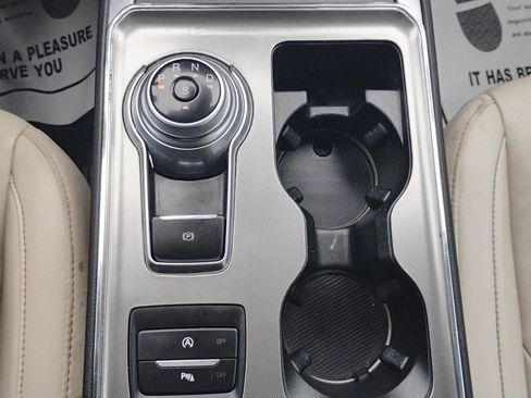 Used 2022 Ford Edge Titanium AWD/4WD image 35